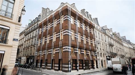 Find Burberry Stores in Paris, France 